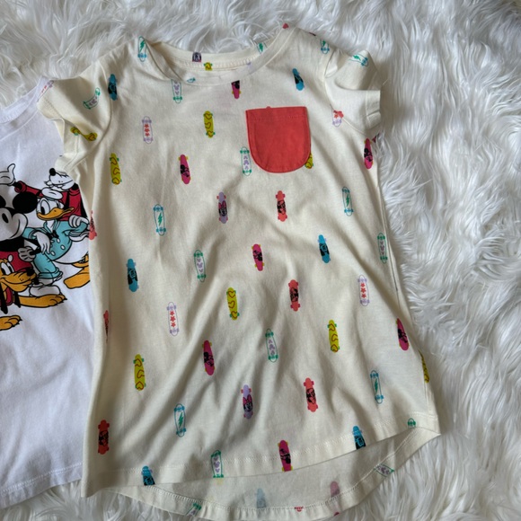 Disney t-shirt bundle - size 6-7 - girls - Picture 4 of 7